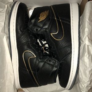 Air Jordan 1 Retro High OG - Size 10
